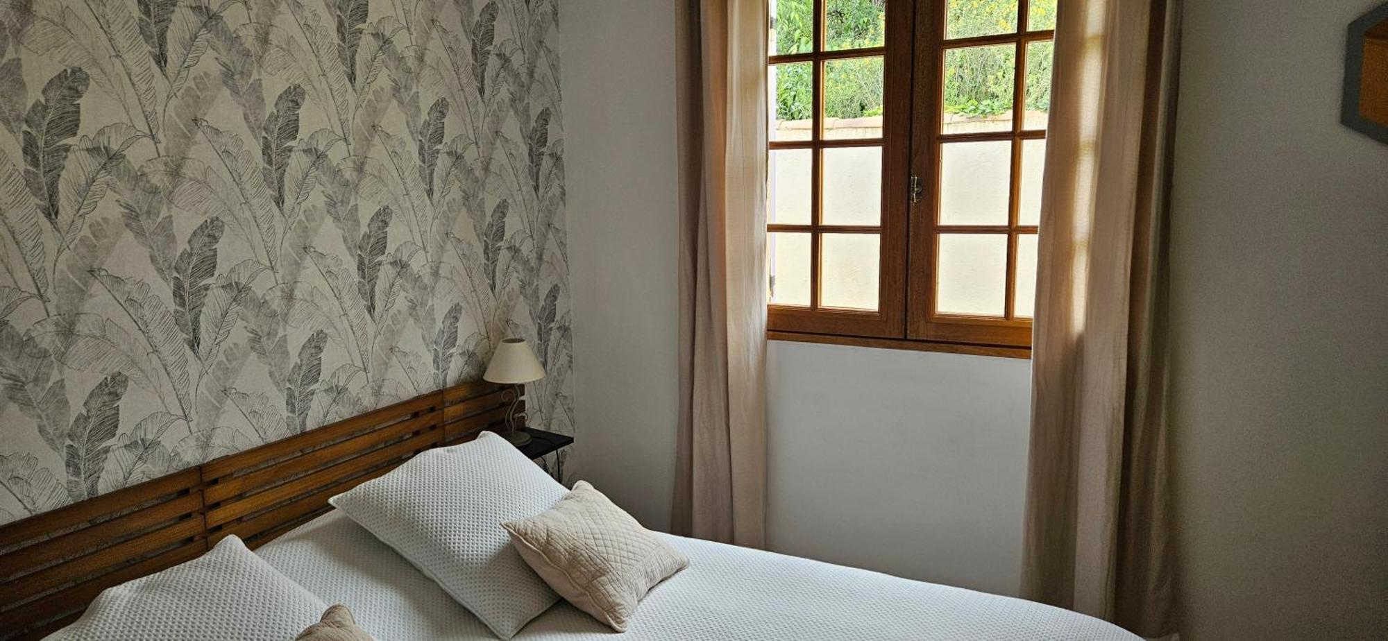 Au Pied Du Massif Des Costes Villa Pelissanne Luaran gambar